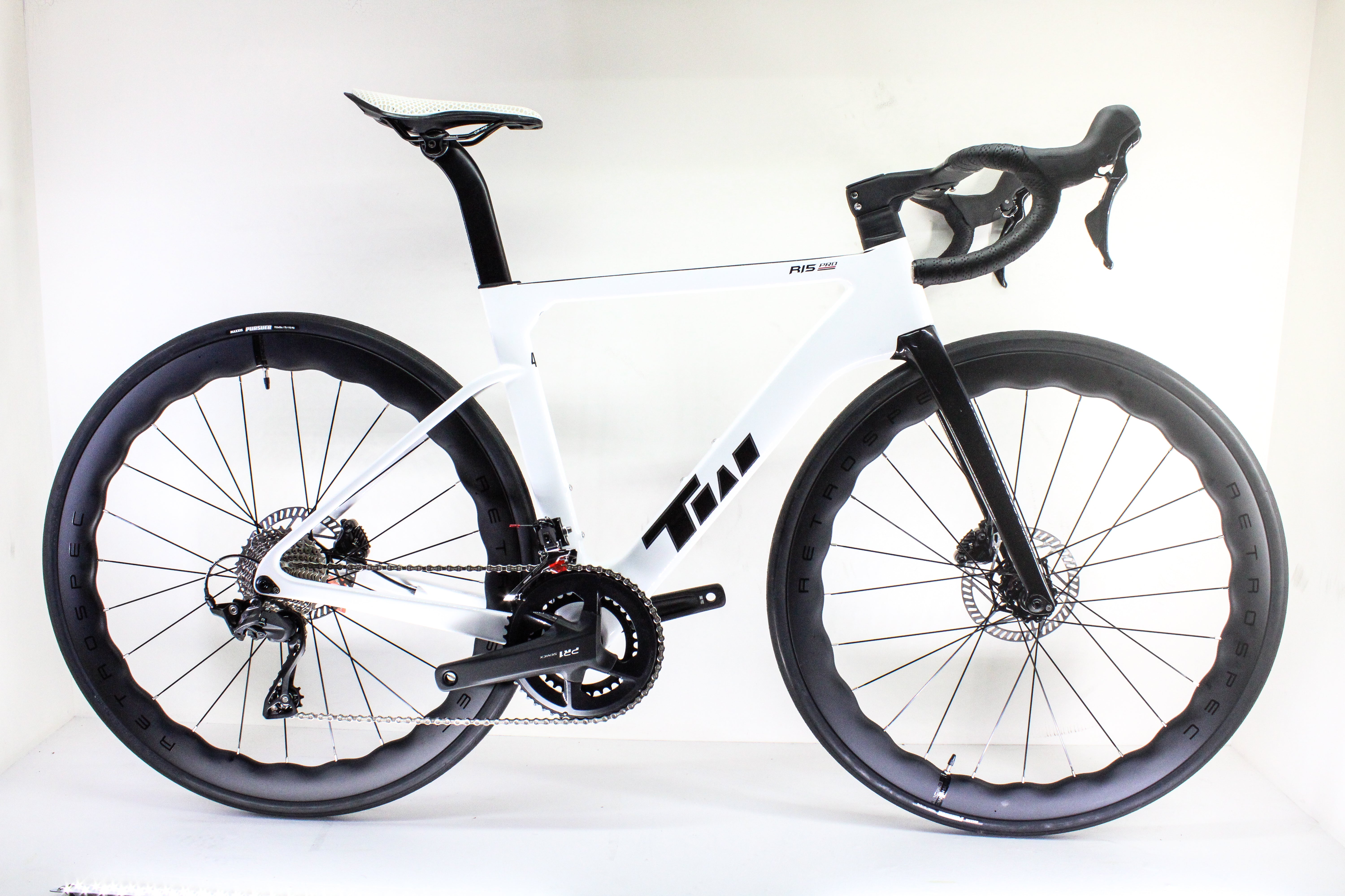 R15, shimano 105 de 12 Velocidades full carbono
