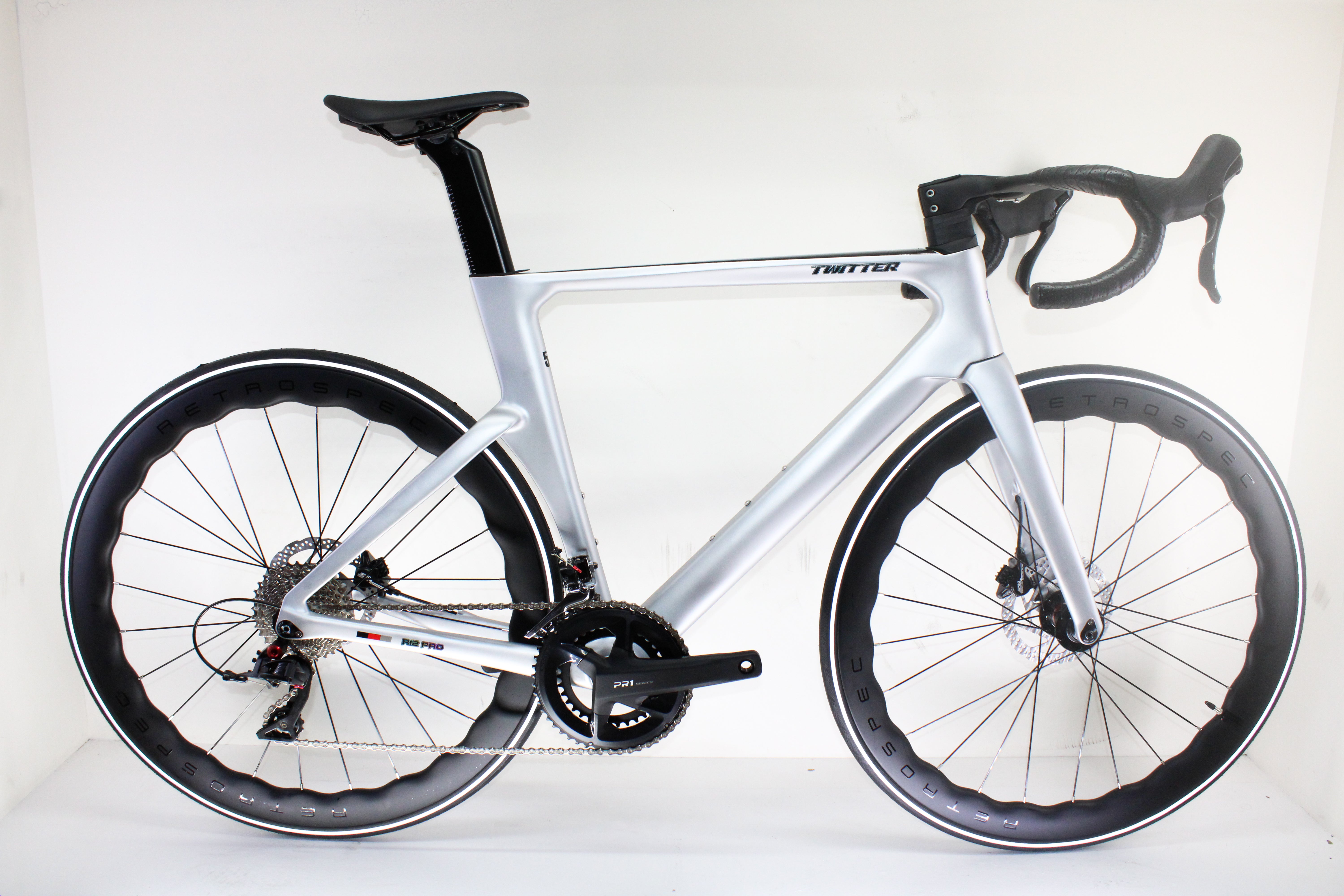 TWITTER R12 full carbono, grupo retrospec 12v hidráulicos