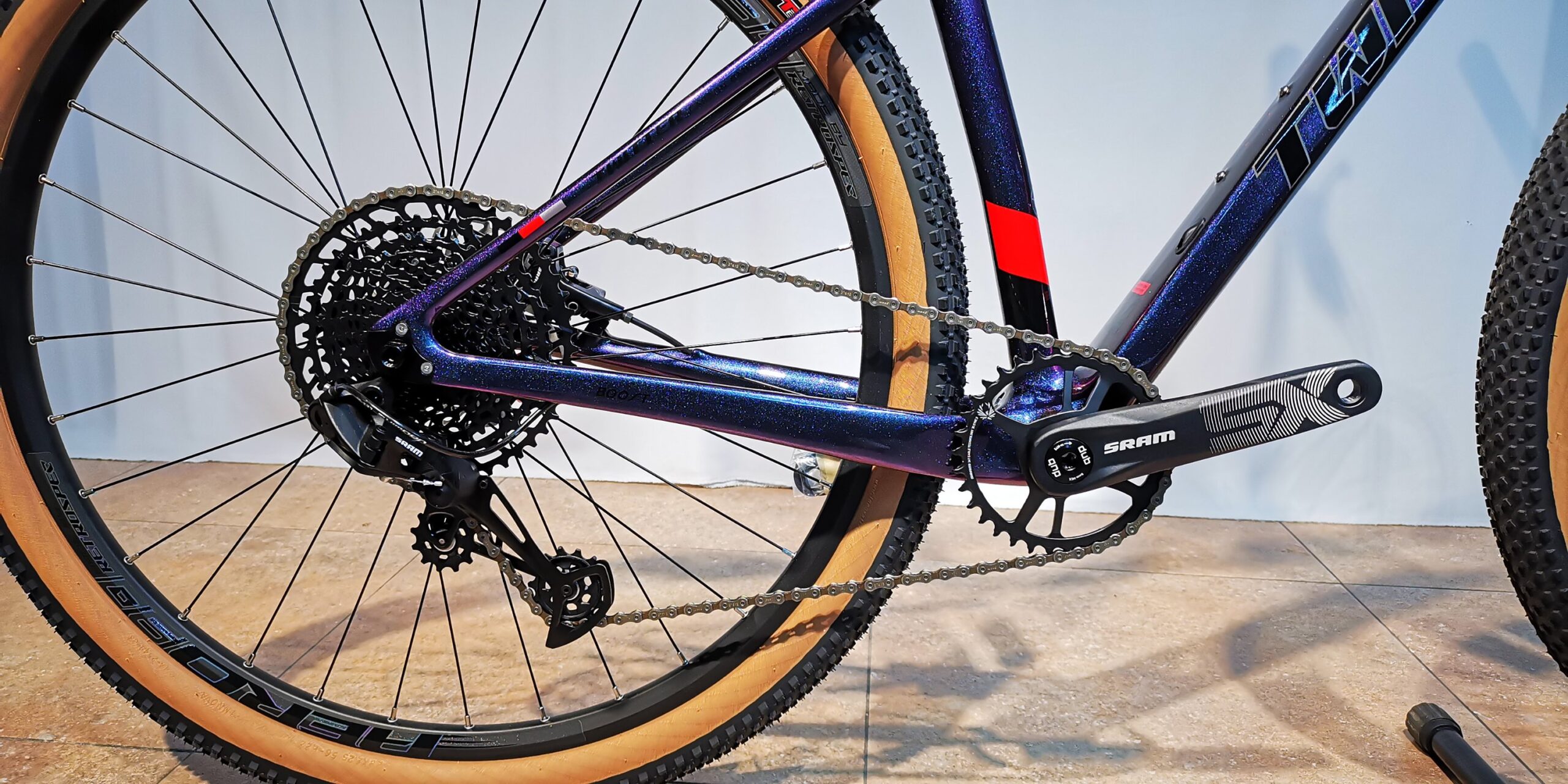 Bicicleta MTB 29 TWITTER Warrior Pro, Carbono talla M - transmision Sram  SX - naranja